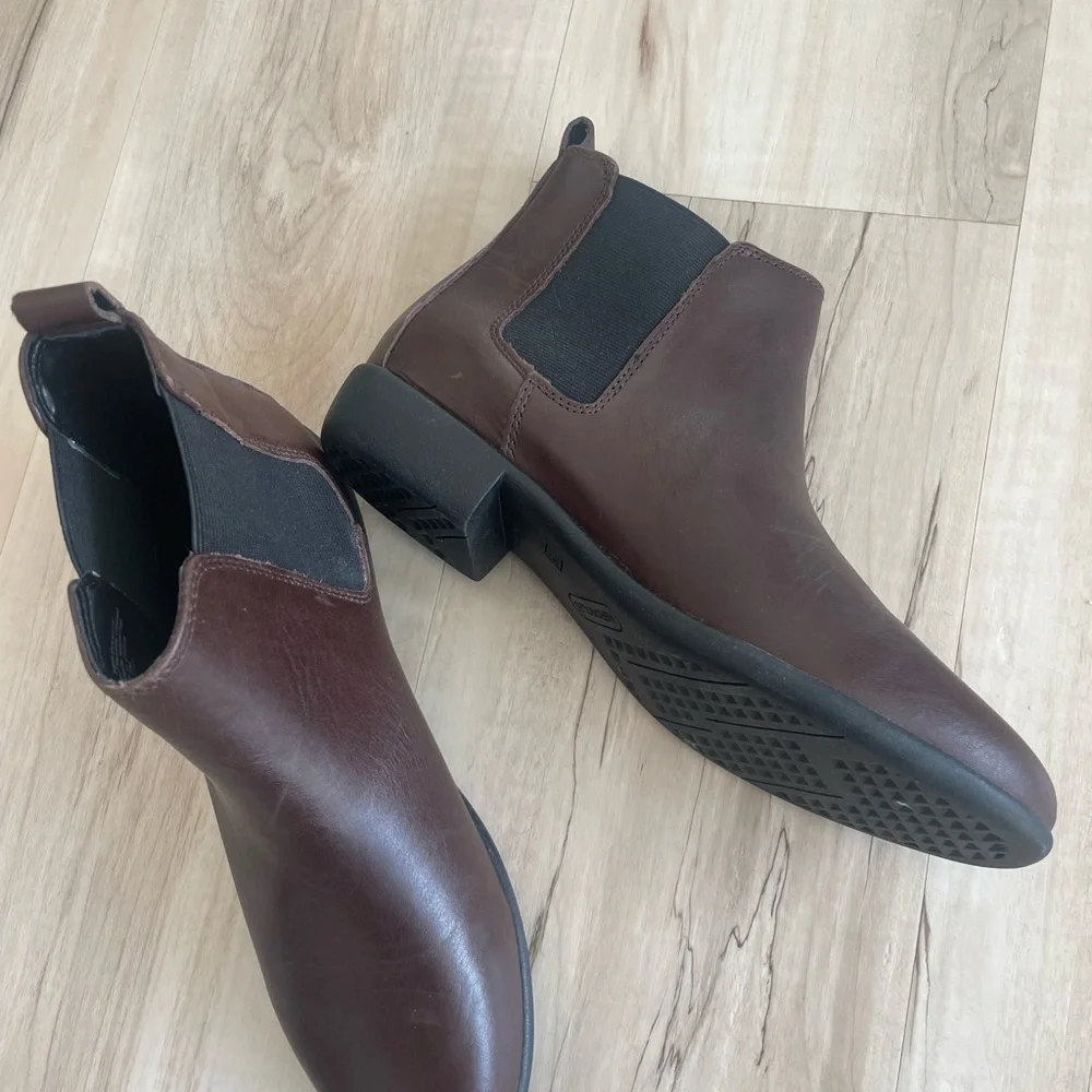 NWOT Aerosoles Brown Leather Boots 1” Heel Chelsea Women's Step Dance